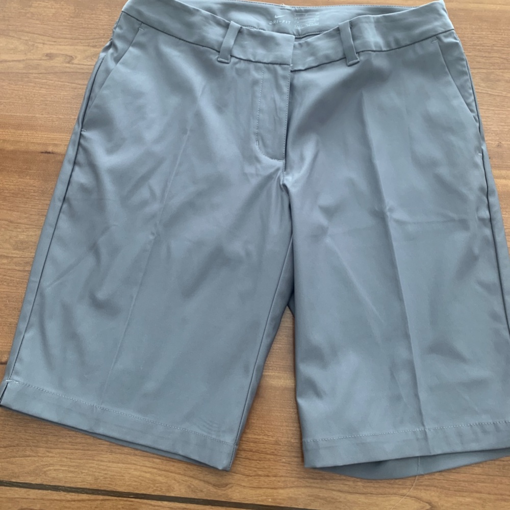NIKE Womens Golf Shorts Dri FIT Grey Gray Size 4